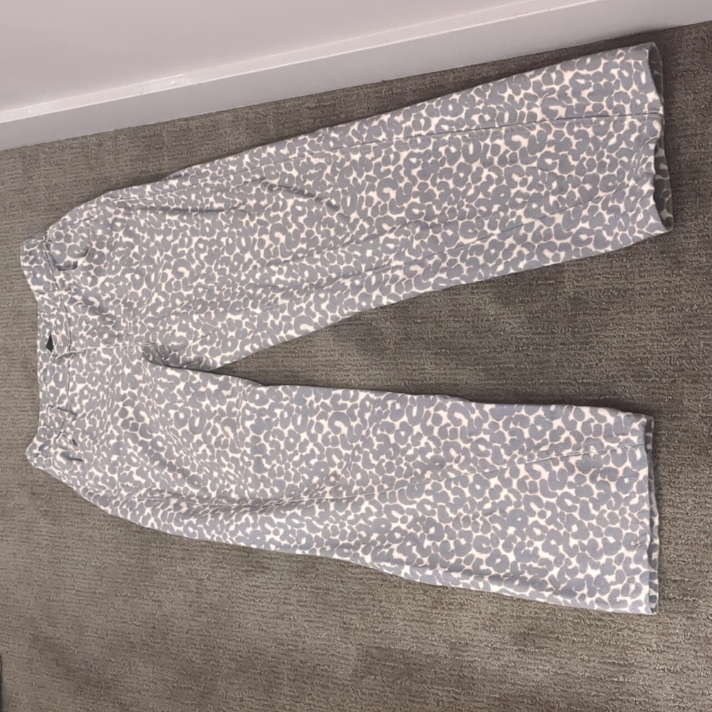 Animal print baggy jeans